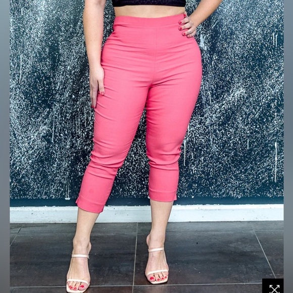 Pants - BOUTIQUE - New Coral Women's Cropped Pants